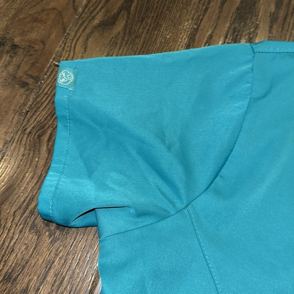 Mini Marilyn Medichic turquoise nurses scrub top size 2X - Picture 4 of 5